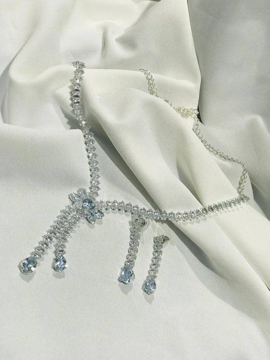 PENDANT WITH EARRINGS